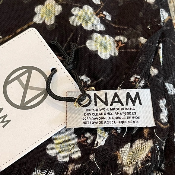 ONAM FLEUR SCARF - Picture 4 of 6